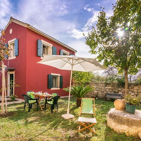 Traditional Rustic Maisonette By Konnect Agios Ioannis Peristerion Exteriör bild