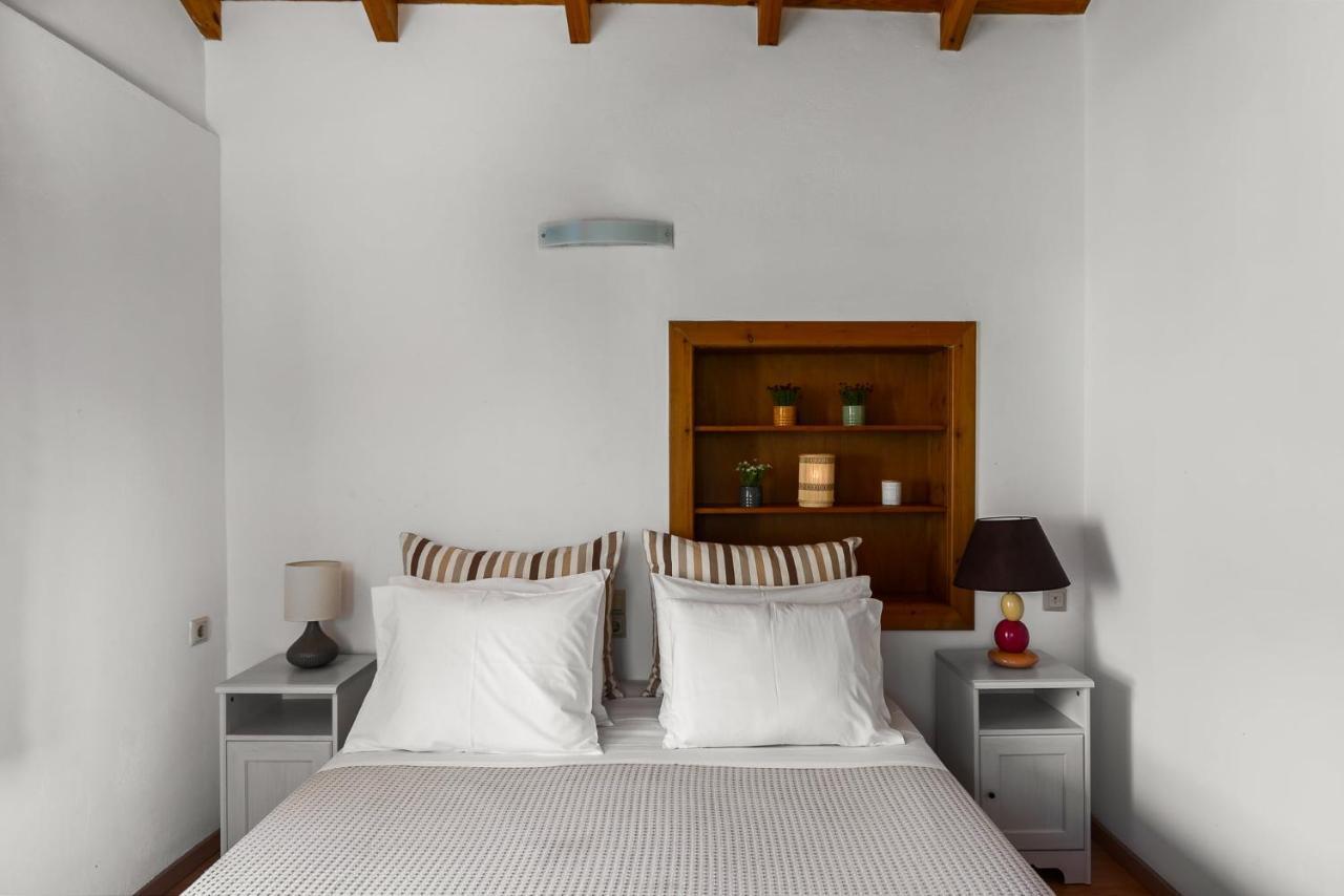 Traditional Rustic Maisonette By Konnect Agios Ioannis Peristerion Exteriör bild