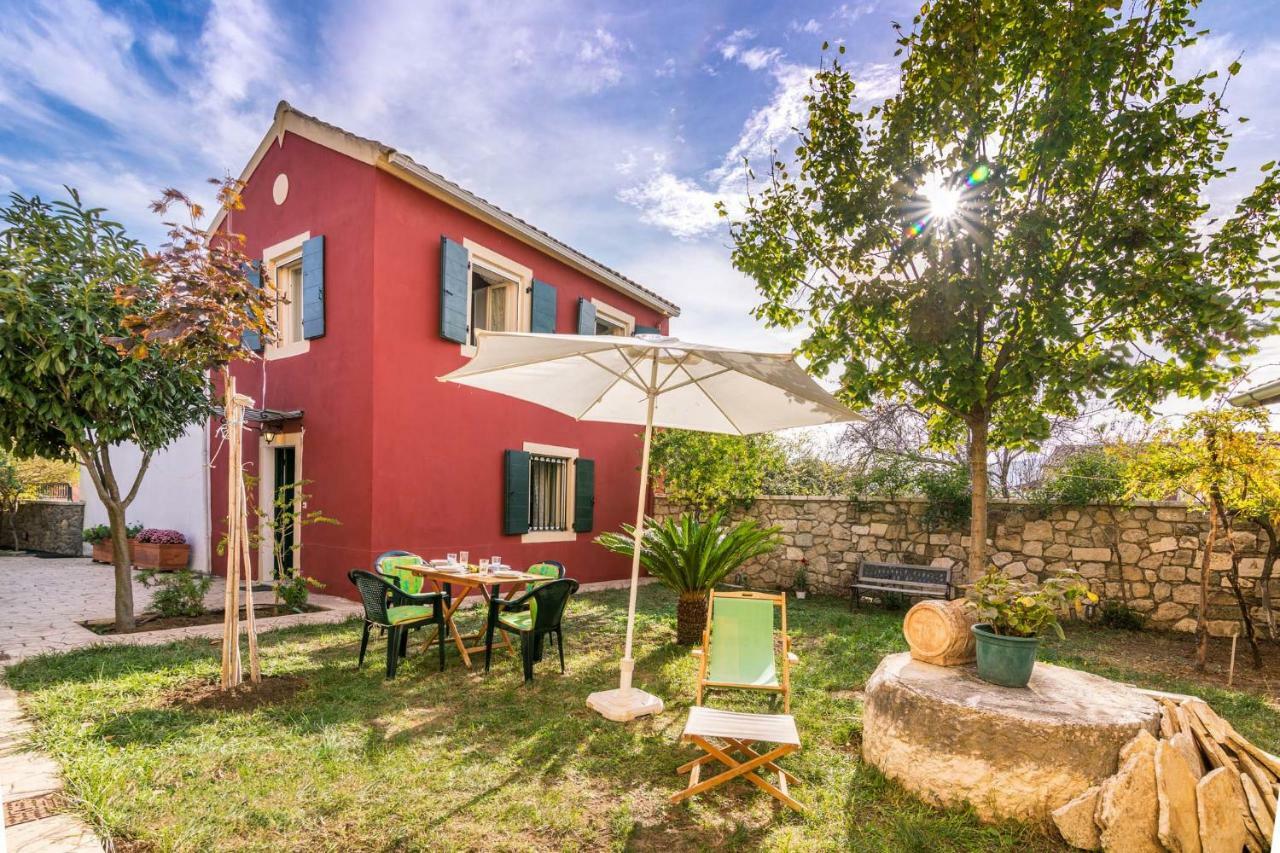Traditional Rustic Maisonette By Konnect Agios Ioannis Peristerion Exteriör bild